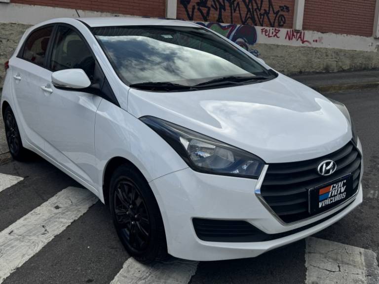 HYUNDAI - HB20 - 2016/2016 - Branca - R$ 46.900,00