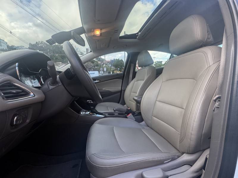CHEVROLET - CRUZE - 2019/2019 - Branca - R$ 106.800,00