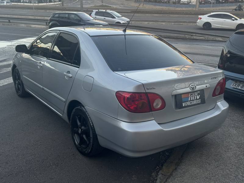 TOYOTA - COROLLA - 2003/2003 - Prata - R$ 35.900,00