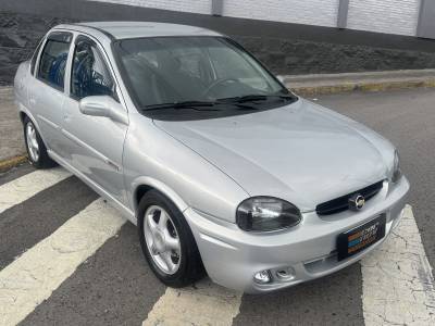 CHEVROLET - CORSA - 2002/2002 - Prata - R$ 18.900,00