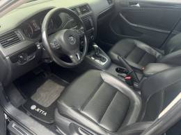 VOLKSWAGEN - JETTA - 2014/2014 - Preta - R$ 71.900,00