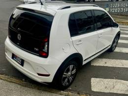 VOLKSWAGEN - UP - 2017/2018 - Branca - R$ 64.900,00