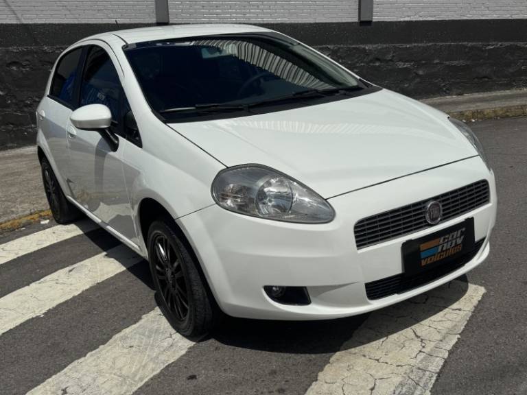 FIAT - PUNTO - 2012/2012 - Branca - R$ 35.900,00