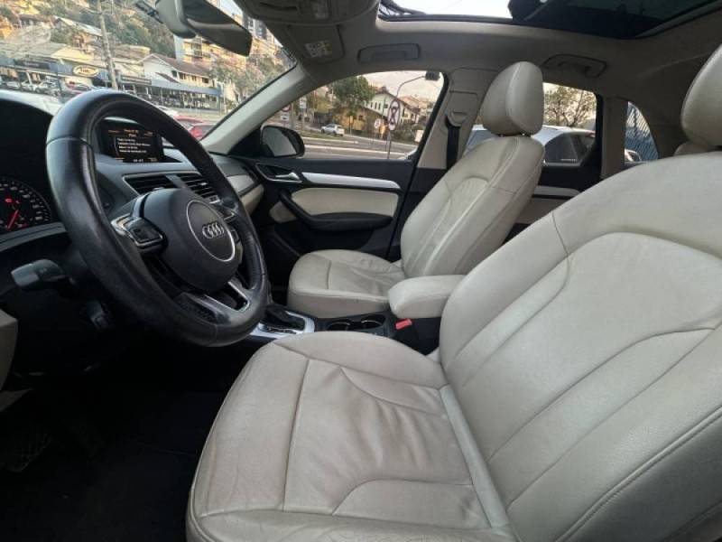 AUDI - Q3 - 2016/2016 - Azul - R$ 99.800,00