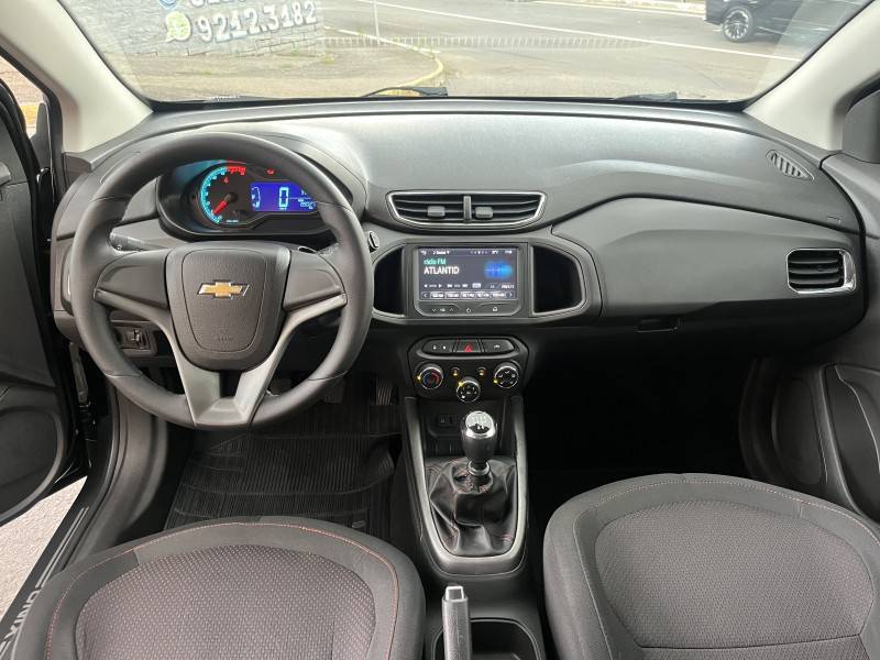 CHEVROLET - ONIX - 2015/2015 - Preta - R$ 52.900,00