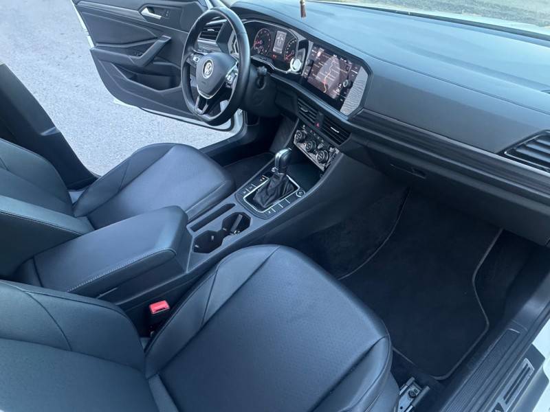 VOLKSWAGEN - JETTA - 2019/2019 - Branca - R$ 108.900,00
