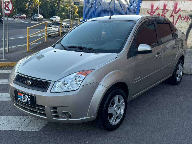 FORD - FIESTA - 2010/2010 - Dourada - R$ 32.900,00