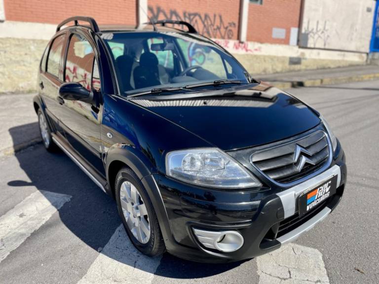 CITROËN - C3 - 2010/2011 - Preta - R$ 25.900,00