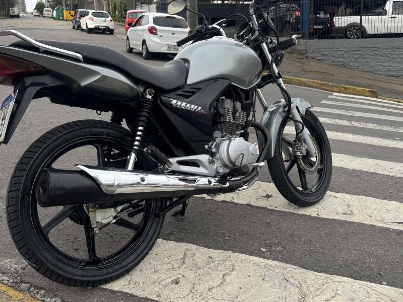 HONDA - CG 150 - 2011/2011 - Prata - R$ 11.900,00