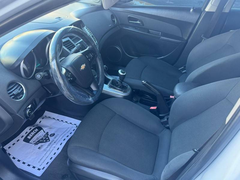 CHEVROLET - CRUZE - 2012/2013 - Branca - R$ 68.900,00