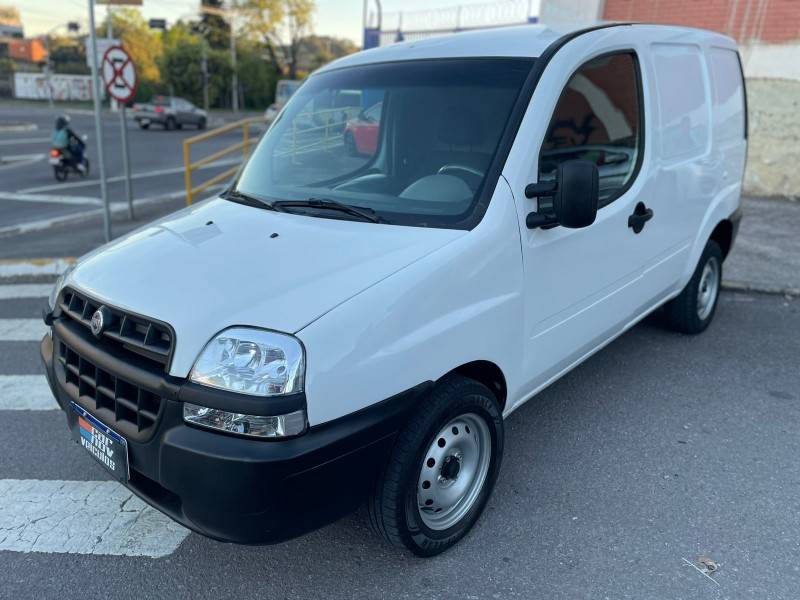 FIAT - DOBLÓ - 2008/2008 - Branca - R$ 32.900,00