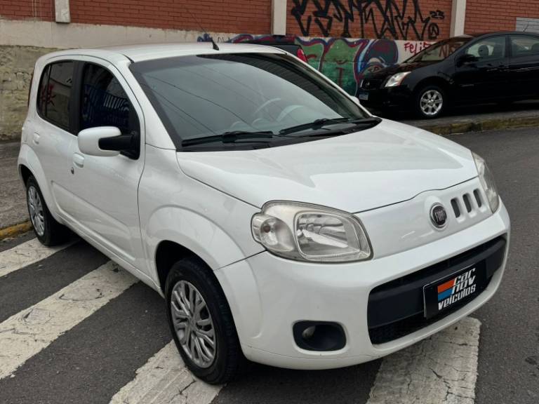 FIAT - UNO - 2013/2013 - Branca - R$ 33.900,00