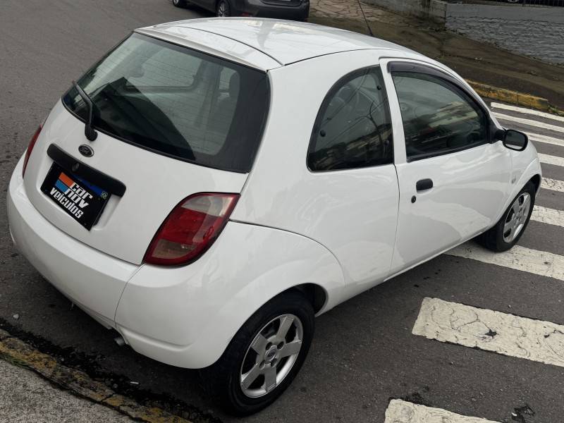 FORD - KA - 2004/2004 - Branca - R$ 14.900,00