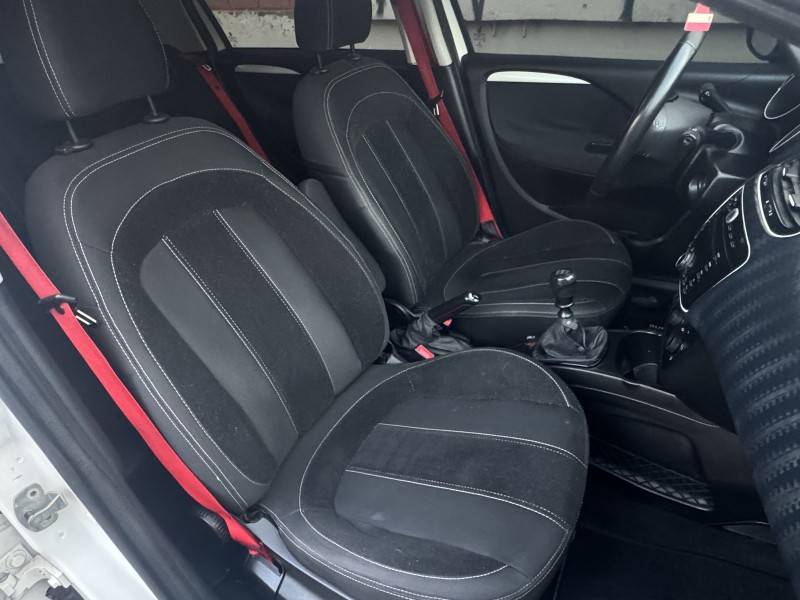 FIAT - PUNTO - 2013/2013 - Branca - R$ 47.900,00
