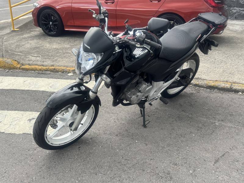 HONDA - CB 300R - 2014/2014 - Preta - R$ 16.500,00