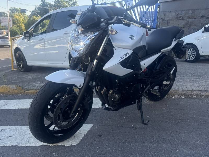 YAMAHA - XJ6 N - 2012/2012 - Branca - R$ 38.900,00
