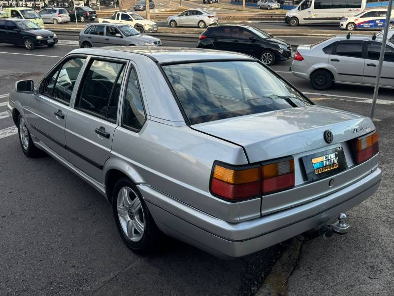VOLKSWAGEN - SANTANA - 1994/1995 - Prata - R$ 14.900,00