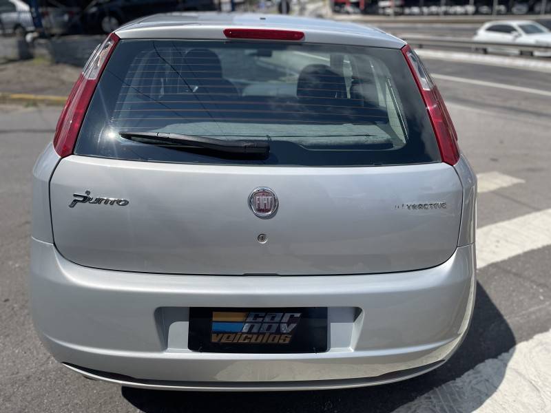 FIAT - PUNTO - 2011/2012 - Prata - R$ 36.900,00