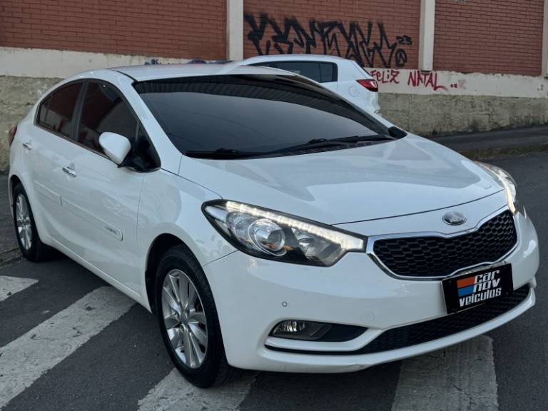 KIA MOTORS - CERATO - 2014/2014 - Branca - R$ 67.900,00