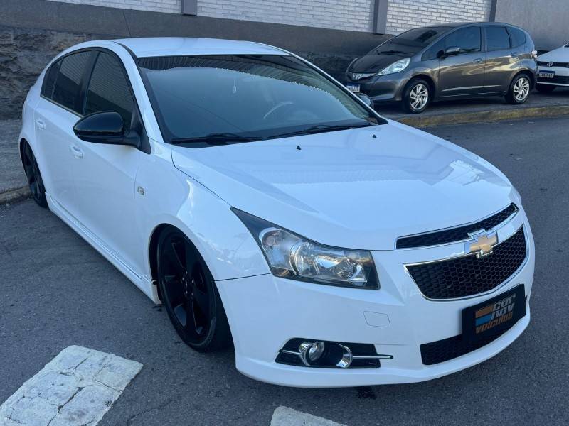 CHEVROLET - CRUZE - 2012/2013 - Branca - R$ 68.900,00