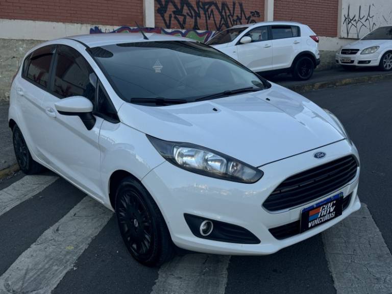 FORD - FIESTA - 2014/2014 - Branca - R$ 45.900,00