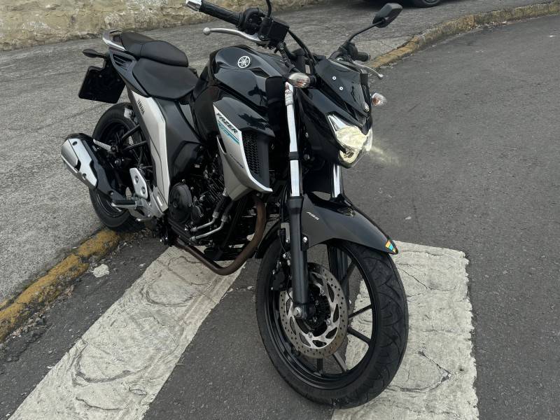 YAMAHA - FAZER - 2020/2020 - Preta - R$ 18.900,00