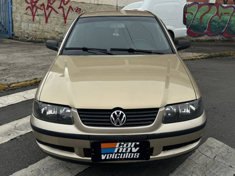 VOLKSWAGEN - GOL - 2002/2002 - Dourada - R$ 13.900,00