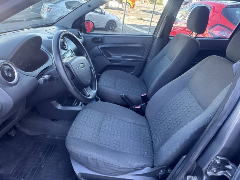 FORD - FIESTA - 2004/2004 - Cinza - R$ 16.900,00