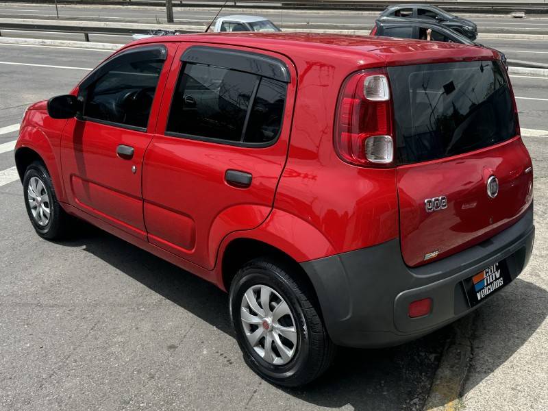 FIAT - UNO - 2012/2012 - Vermelha - R$ 27.900,00