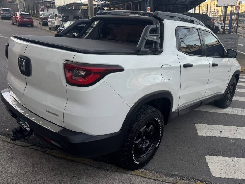 FIAT - TORO - 2017/2017 - Branca - R$ 86.900,00