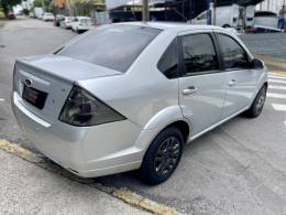 FORD - FIESTA - 2013/2014 - Prata - R$ 37.900,00