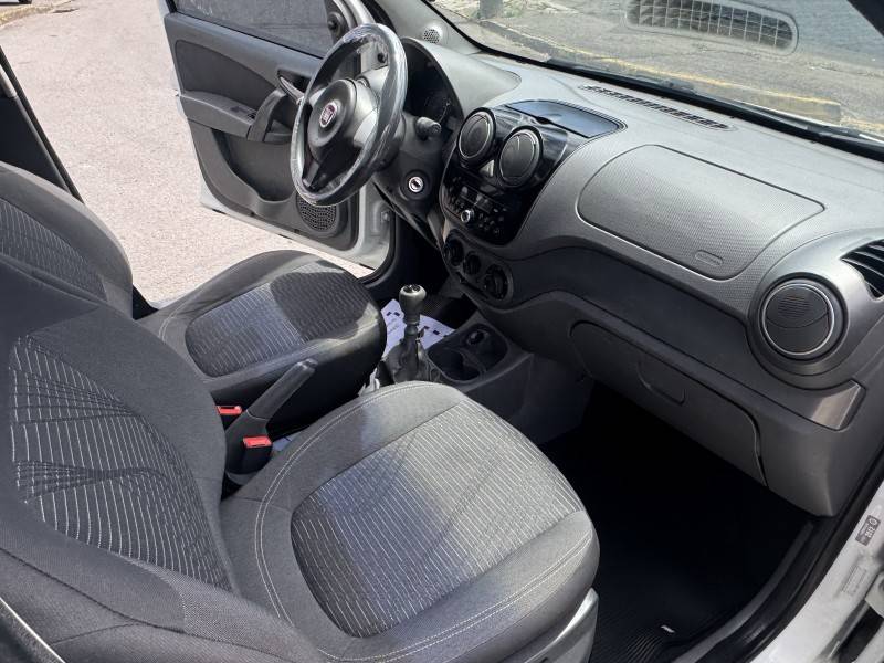 FIAT - PALIO - 2013/2013 - Branca - R$ 38.900,00