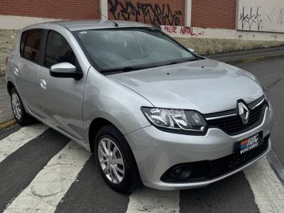 RENAULT - SANDERO - 2015/2015 - Prata - R$ 42.900,00