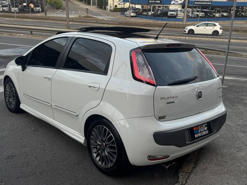FIAT - PUNTO - 2013/2013 - Branca - R$ 47.900,00