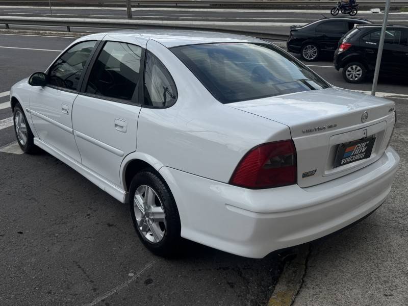 CHEVROLET - VECTRA - 2002/2002 - Branca - R$ 27.900,00