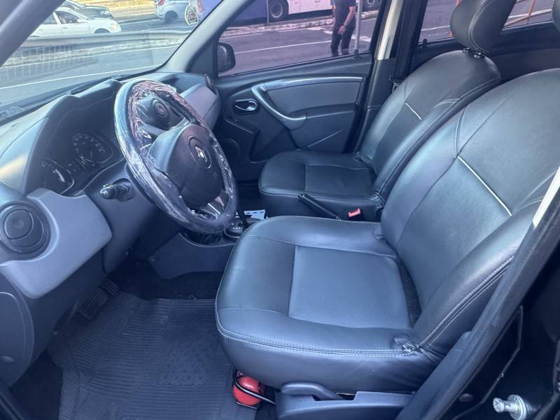 RENAULT - DUSTER - 2011/2012 - Preta - R$ 44.900,00