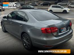 VOLKSWAGEN - JETTA - 2013/2013 - Cinza - R$ 69.900,00