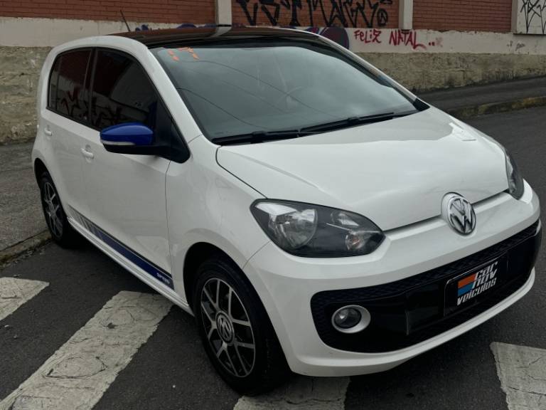 VOLKSWAGEN - UP - 2017/2017 - Branca - R$ 59.900,00