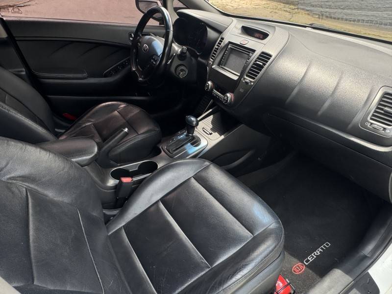 KIA MOTORS - CERATO - 2014/2014 - Branca - R$ 67.800,00