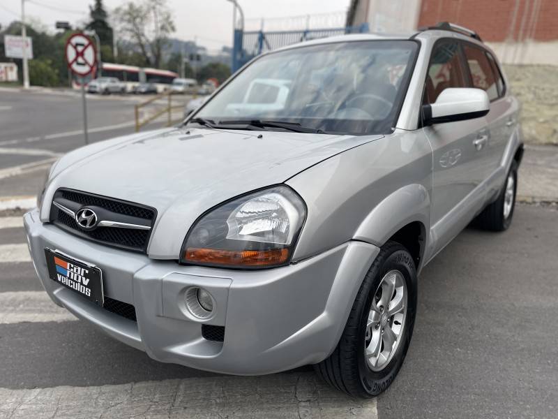 HYUNDAI - TUCSON - 2011/2012 - Prata - R$ 42.900,00