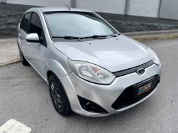 FORD - FIESTA - 2013/2014 - Prata - R$ 37.900,00