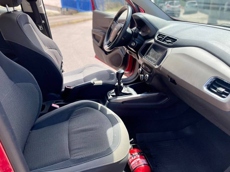 CHEVROLET - PRISMA - 2014/2014 - Vermelha - R$ 39.900,00