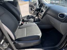 FORD - FOCUS - 2010/2011 - Preta - R$ 41.900,00