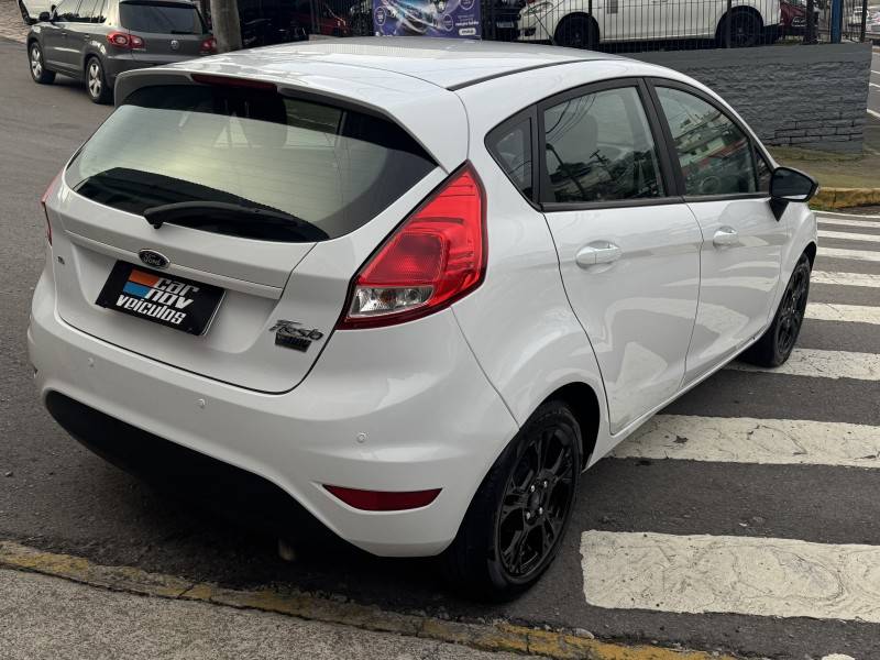 FORD - FIESTA - 2014/2014 - Branca - R$ 44.900,00