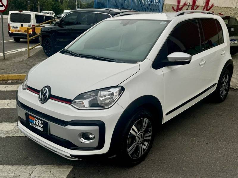 VOLKSWAGEN - UP - 2017/2018 - Branca - R$ 64.900,00