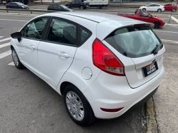 FORD - FIESTA - 2015/2015 - Branca - R$ 44.900,00