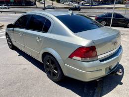 CHEVROLET - VECTRA - 2005/2006 - Verde - R$ 31.900,00