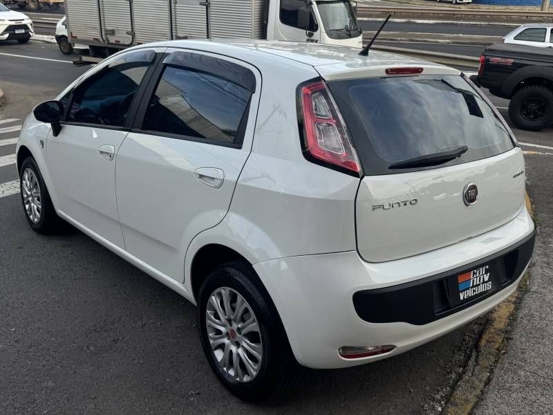 FIAT - PUNTO - 2013/2013 - Branca - R$ 43.800,00
