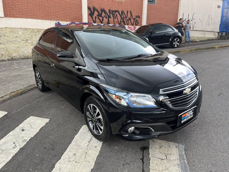 CHEVROLET - ONIX - 2015/2015 - Preta - R$ 52.900,00