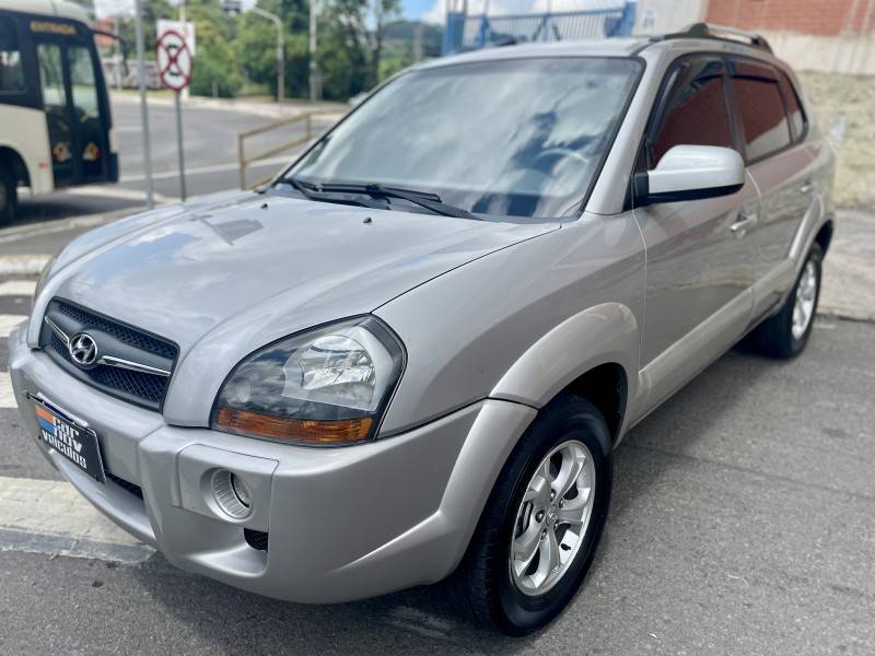 HYUNDAI - TUCSON - 2009/2010 - Prata - R$ 42.900,00